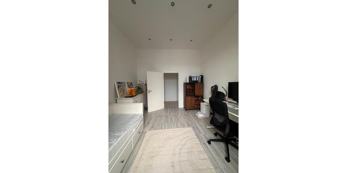 Etagenwohnung Köln Mülheim - 3 Zimmer, 76 m&sup2;, 1.300&euro; | Angebot:25905937