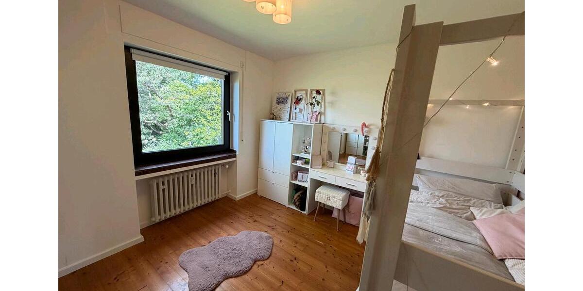 Etagenwohnung Bornheim - 3 Zimmer, 100 m&sup2;, 1.290&euro; | Angebot:26650124