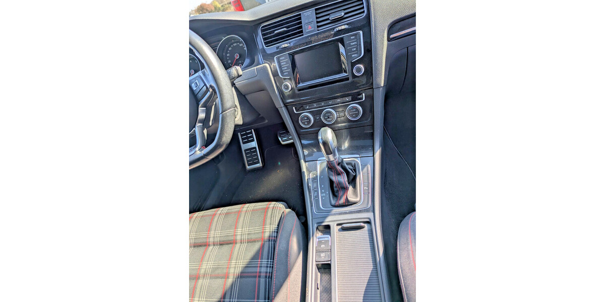 VW Golf VII GTI 111.800 km 18.000 &euro; Köln 50667