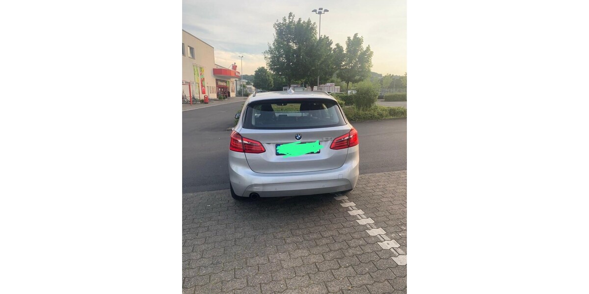 BMW 218 150.000 km 7.000 &euro; Bonn 53111
