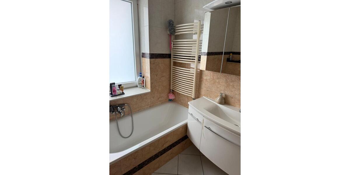 Etagenwohnung Rösrath - 4 Zimmer, 119 m&sup2;, 1.450&euro; | Angebot:25995534