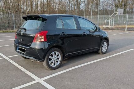 Toyota Yaris 153.400 km 3.600 &euro; Lohmar 53797