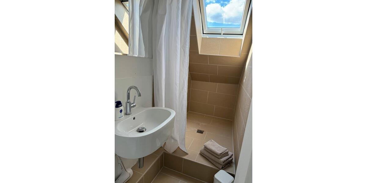 Dachgeschoßwohnung Köln Ehrenfeld - 2 Zimmer, 50 m&sup2;, 1.200&euro; | Angebot:26020353