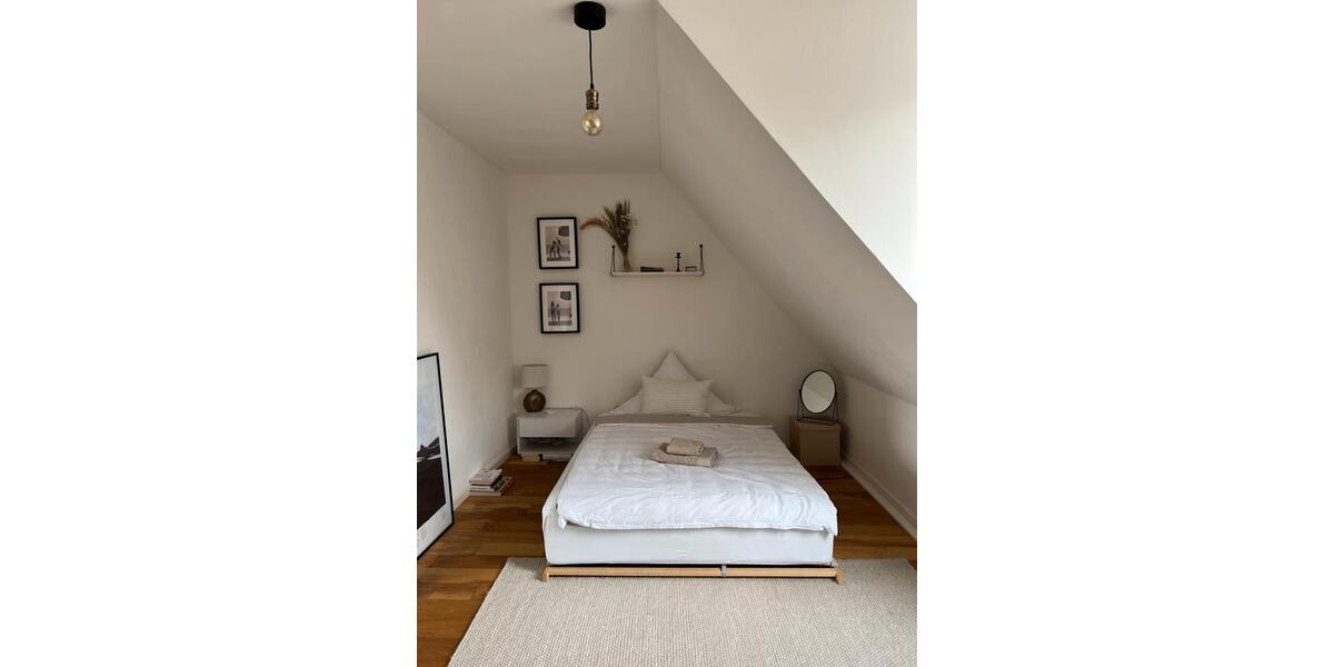 Dachgeschoßwohnung Köln Ehrenfeld - 2 Zimmer, 50 m&sup2;, 1.200&euro; | Angebot:26664016