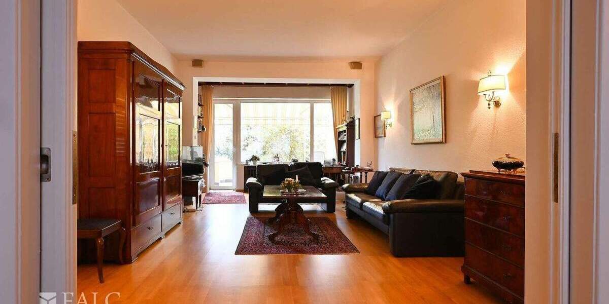 Mehrfamilienhaus, Wohnhaus Köln Weiden - 9 Zimmer, 251 m&sup2;, 1.150.000&euro; | Angebot:25696521