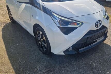 Toyota Aygo (X) 73.000 km 9.470 &euro; Köln 51067