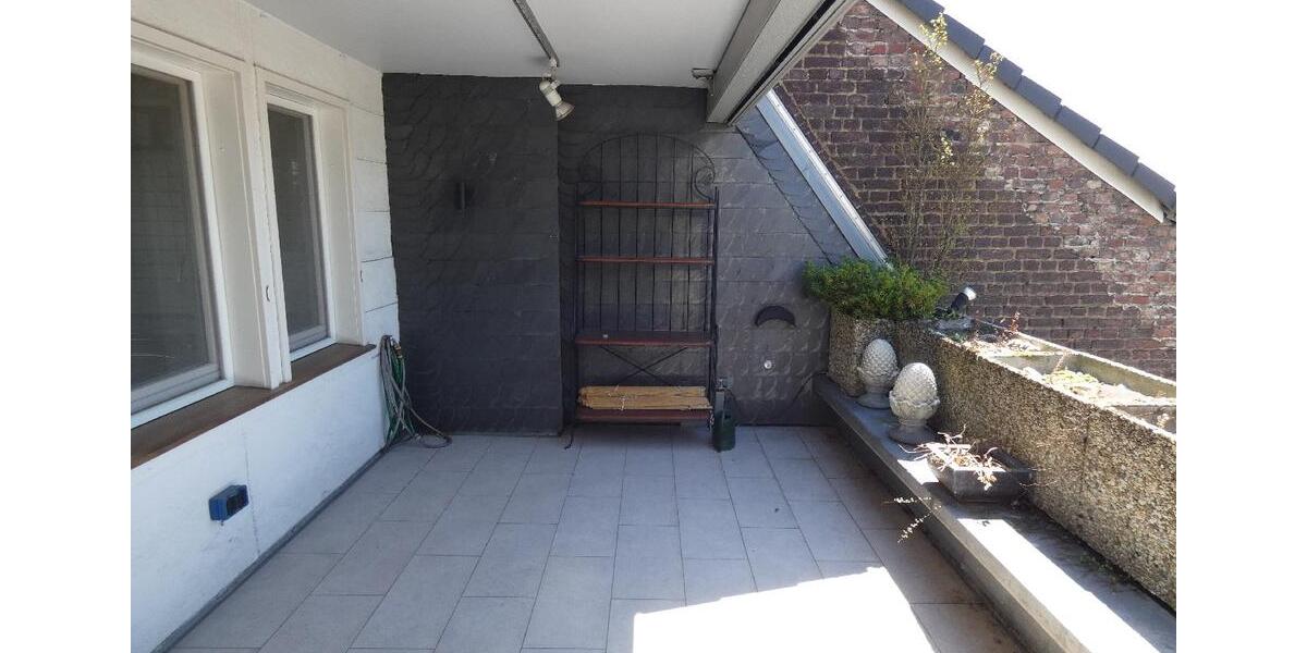 Dachgeschoßwohnung Leverkusen - 4 Zimmer, 173 m&sup2;, 1.350&euro; | Angebot:18656969