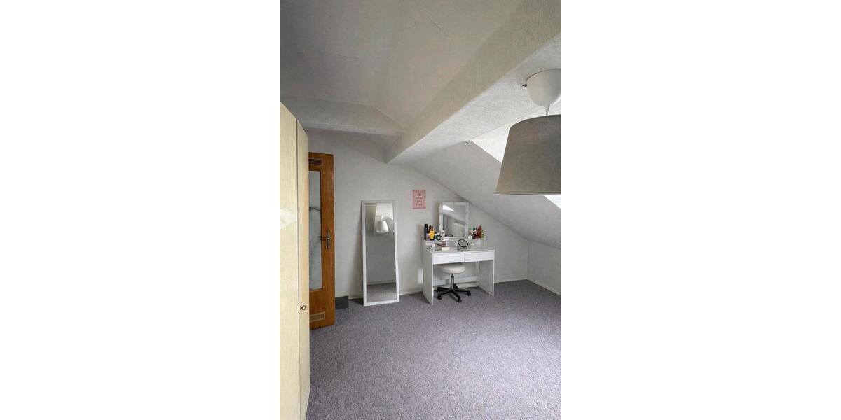 Dachgeschoßwohnung Leverkusen Schlebusch - 2 Zimmer, 49 m&sup2;, 610&euro; | Angebot:26048903