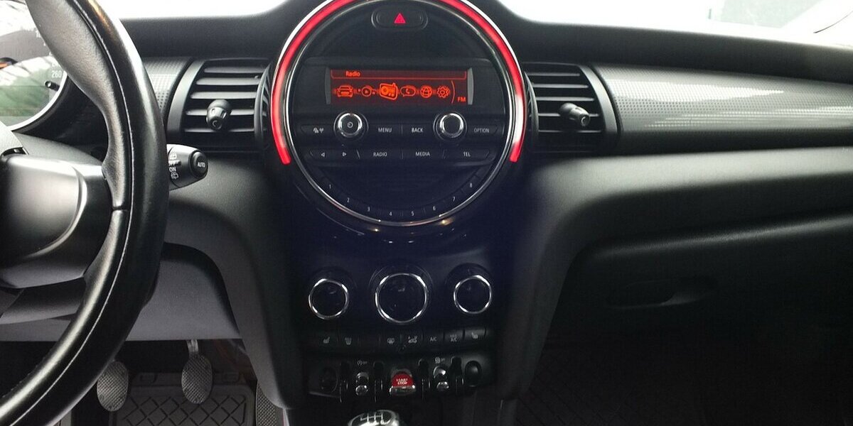 Mini One D KLIMAAUTOMATIK PDC SITZHEIZUNG WINTERREIFEN 122.875 km 8.500 &euro; Köln 50858