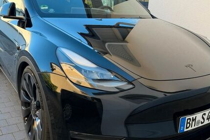 Tesla Model Y 32.600 km 43.700 &euro; Erftstadt 50374