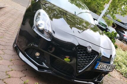 Alfa Romeo Giulietta 118.000 km 6.500 &euro; Mechernich-Wachendorf 53894