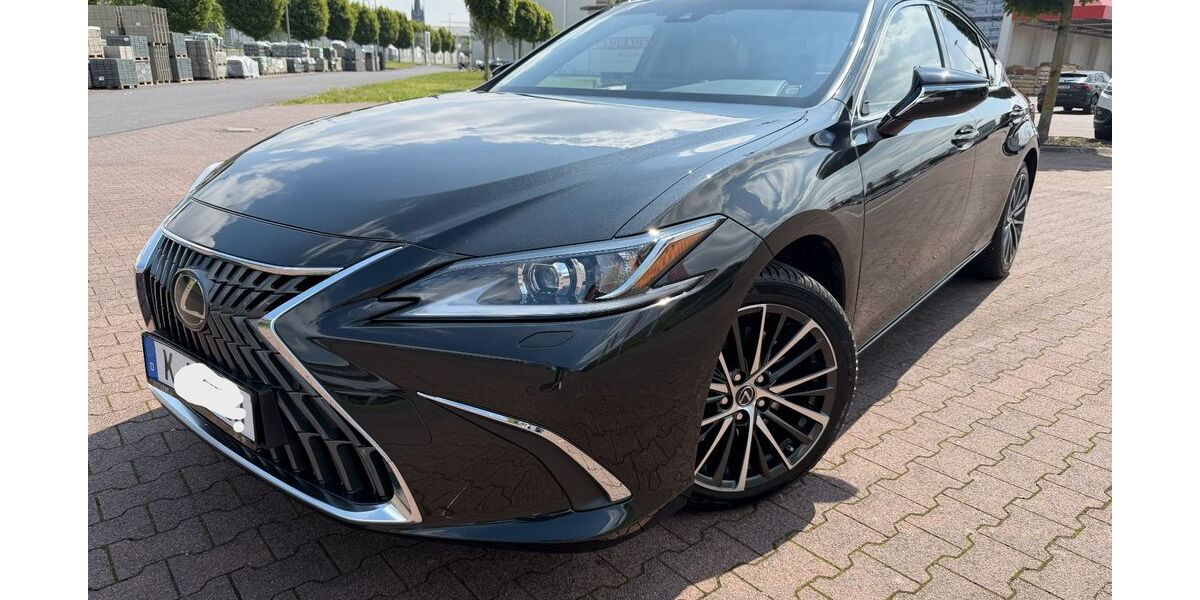 Lexus ES 300 43.000 km 39.990 &euro; Köln 51103