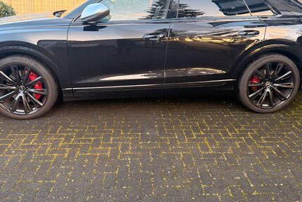 Audi SQ8 143.000 km 61.600 &euro; Köln 51149