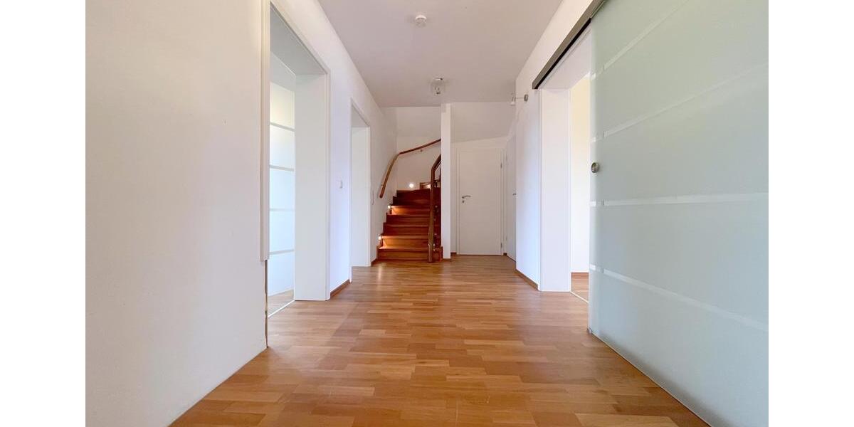 Maisonettenwohnung Troisdorf - 4 Zimmer, 158 m&sup2;, 2.000&euro; | Angebot:26048942