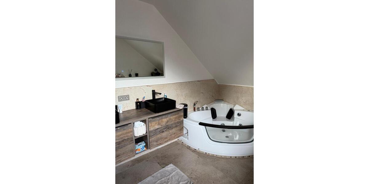 Dachgeschoßwohnung Euskirchen Dom-Esch - 2.5 Zimmer, 65 m&sup2;, 950&euro; | Angebot:24983728