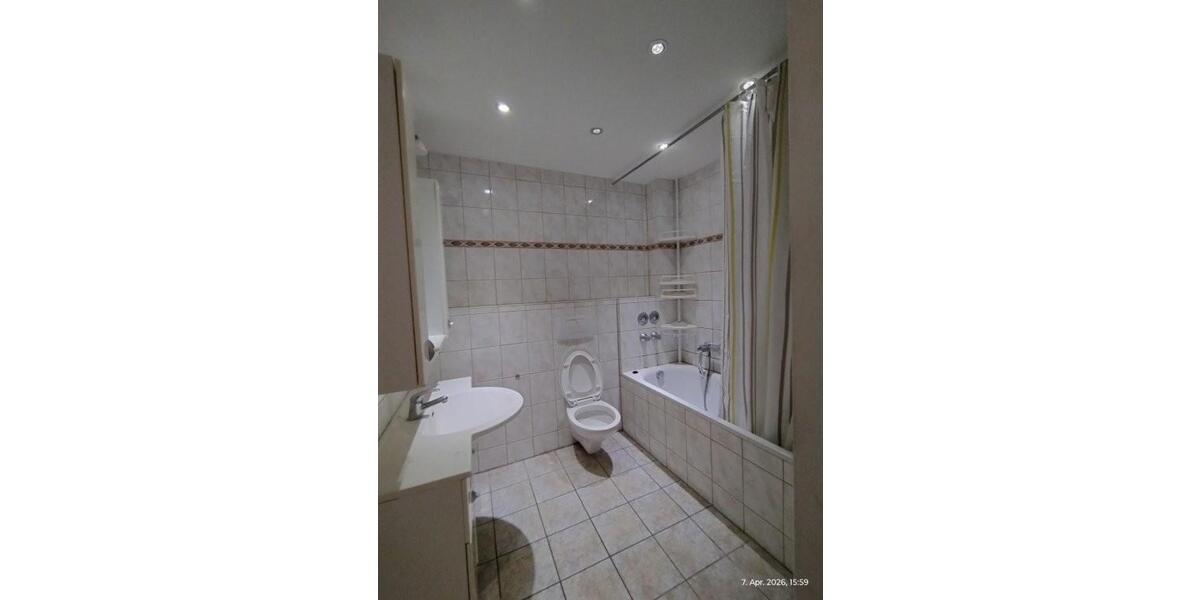 Bezugsfreie 6-Zimmer Wohnung mit Balkon und Gartenmitbenutzung, ruhige und grüne Wohnlage, kleine Eigentümergemeinschaft - Etagenwohnung Köln Porz | Angebot:26084661