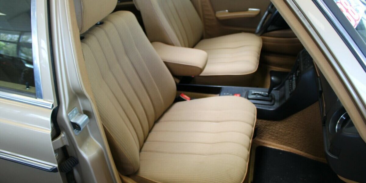 Mercedes-Benz 230 E - AUT. - SCHIEBDACH - ROSTFREI - 121.827 km 12.980 &euro; Euskirchen 53881