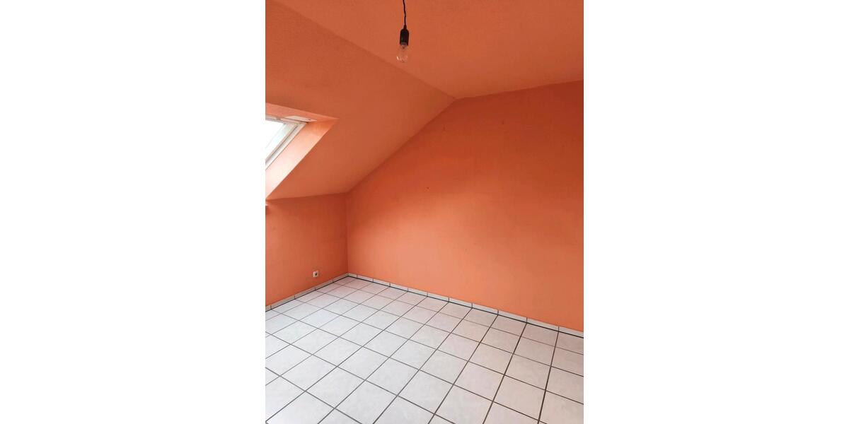 Dachgeschoßwohnung Pulheim - 3 Zimmer, 109 m&sup2;, 1.550&euro; | Angebot:25174347