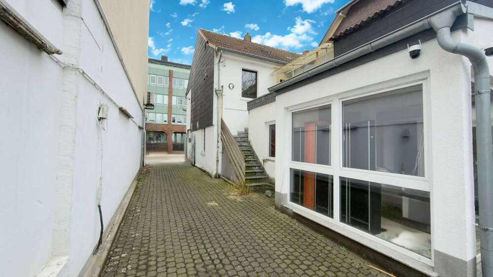 Wohn- und Geschäftshaus mit Baugenehmigung & Entwicklungspotenzial in 1A-Lage - Wohn- & Geschäftshaus Leverkusen Wiesdorf | Angebot:26579639