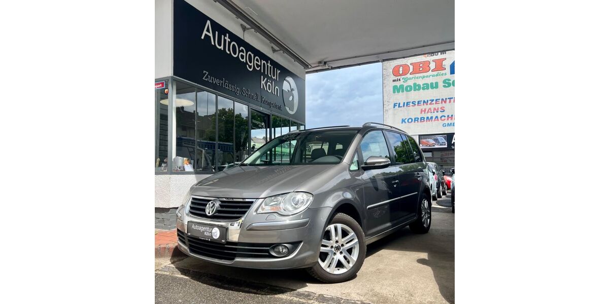 VW Touran 216.000 km 3.990 &euro; Köln 51067