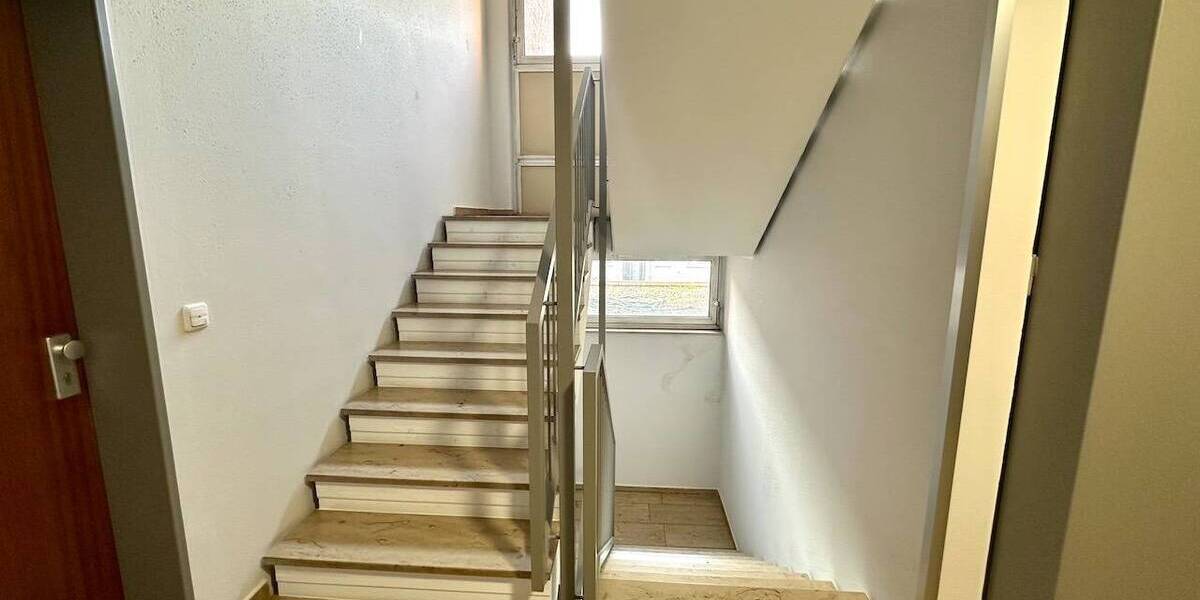 Etagenwohnung Köln Niehl - 2 Zimmer, 72 m&sup2;, 279.000&euro; | Angebot:26672409