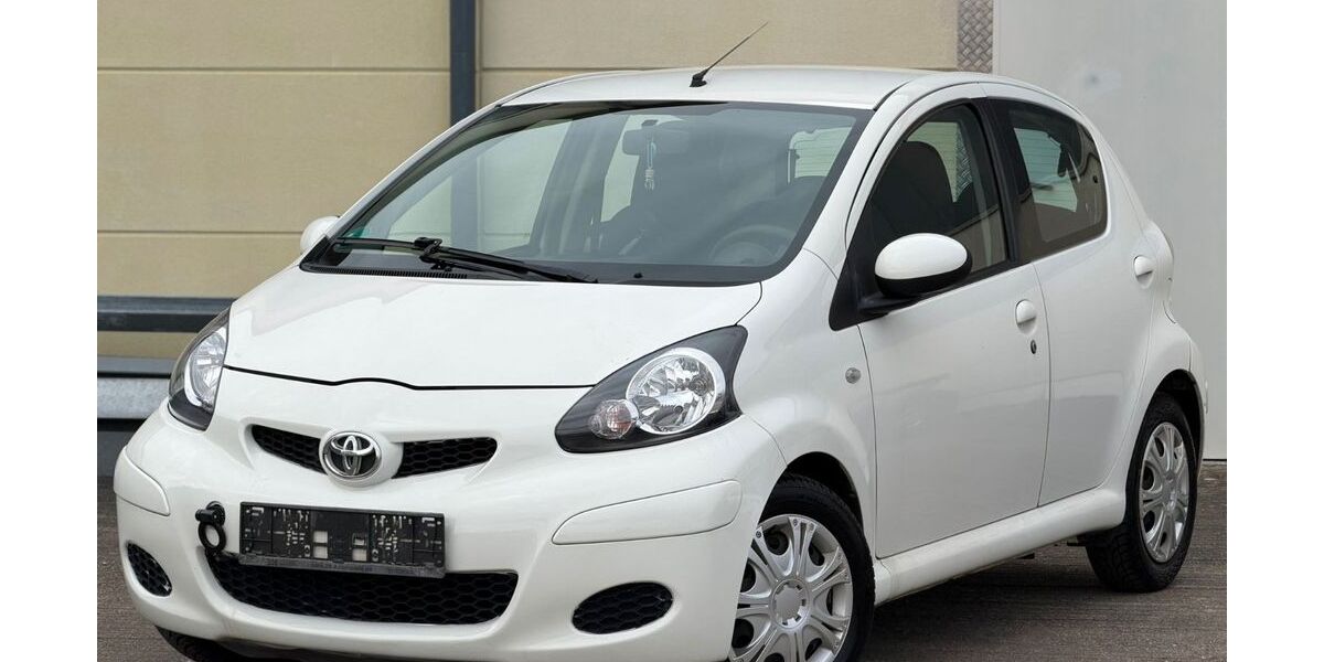 Toyota Aygo (X) 185.000 km 1.999 &euro; Euskirchen 53881