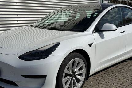 Tesla Model 3 80.987 km 26.950 &euro; Erftstadt 50374