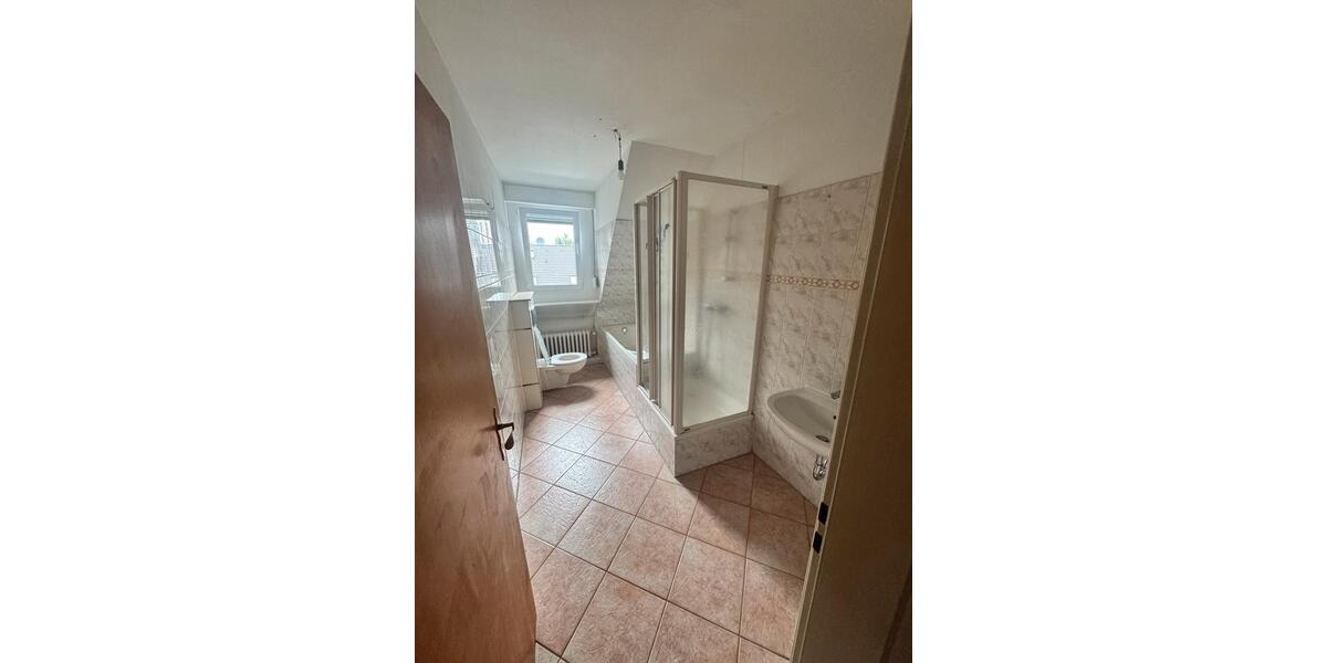 Dachgeschoßwohnung Köln Mülheim - 5 Zimmer, 105 m&sup2;, 360.000&euro; | Angebot:26676591