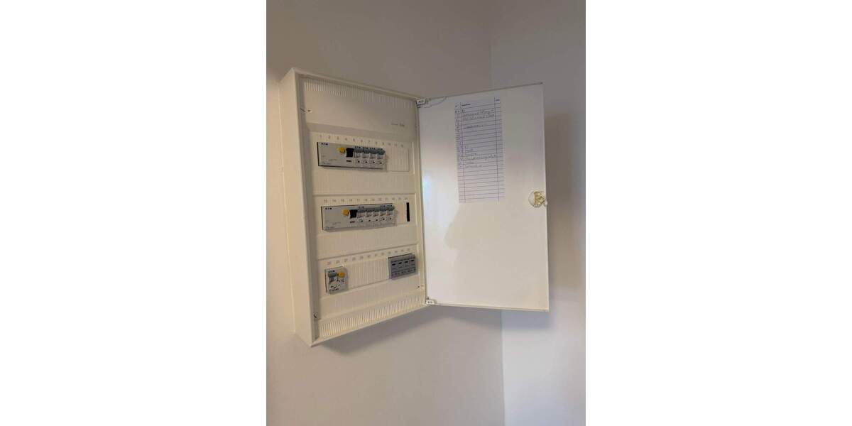 Etagenwohnung Köln Westhoven - 3 Zimmer, 96 m&sup2;, 1.400&euro; | Angebot:25802583