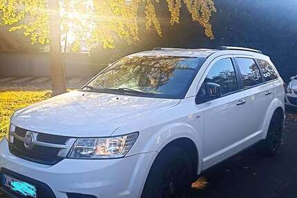 Fiat Freemont 106.000 km 15.200 &euro; Köln 50999