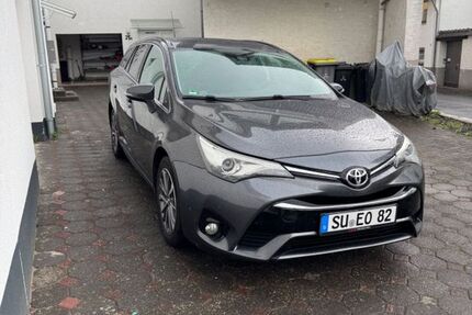 Toyota Avensis 123.000 km 15.200 &euro; Alfter 53347