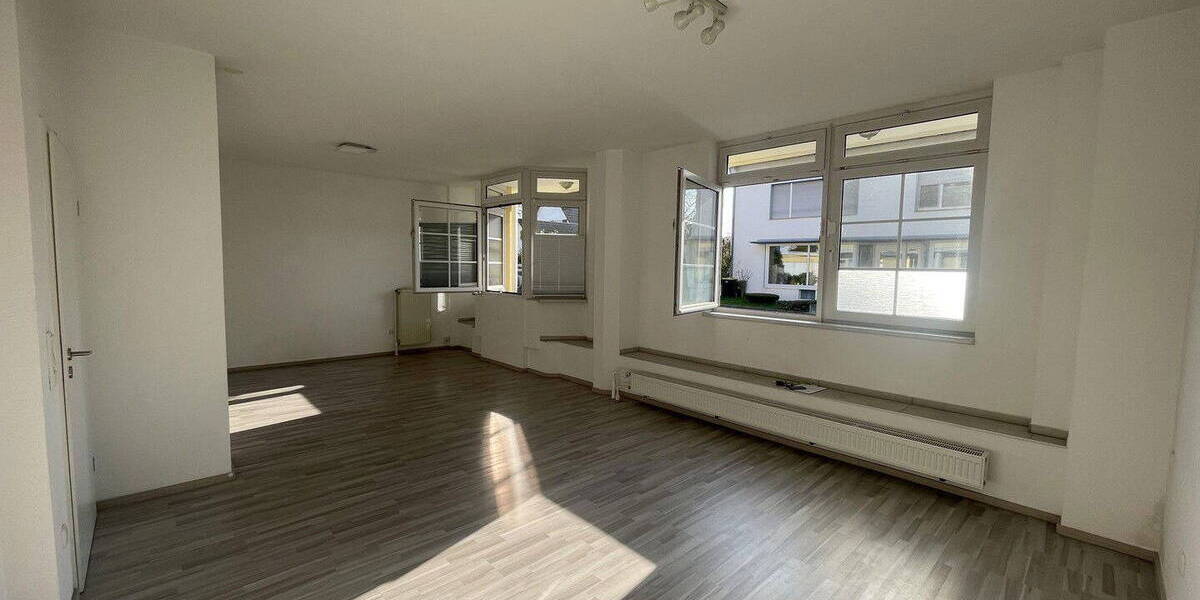 Etagenwohnung Sankt Augustin - 2 Zimmer, 79 m&sup2;, 990&euro; | Angebot:25944652