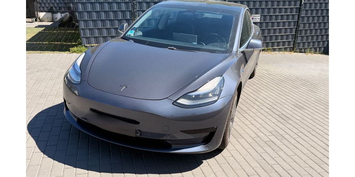 Tesla Model 3 120.300 km 19.500 &euro; Siegburg 53721