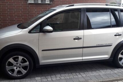 VW Touran 184.000 km 7.999 &euro; Bergheim 50127