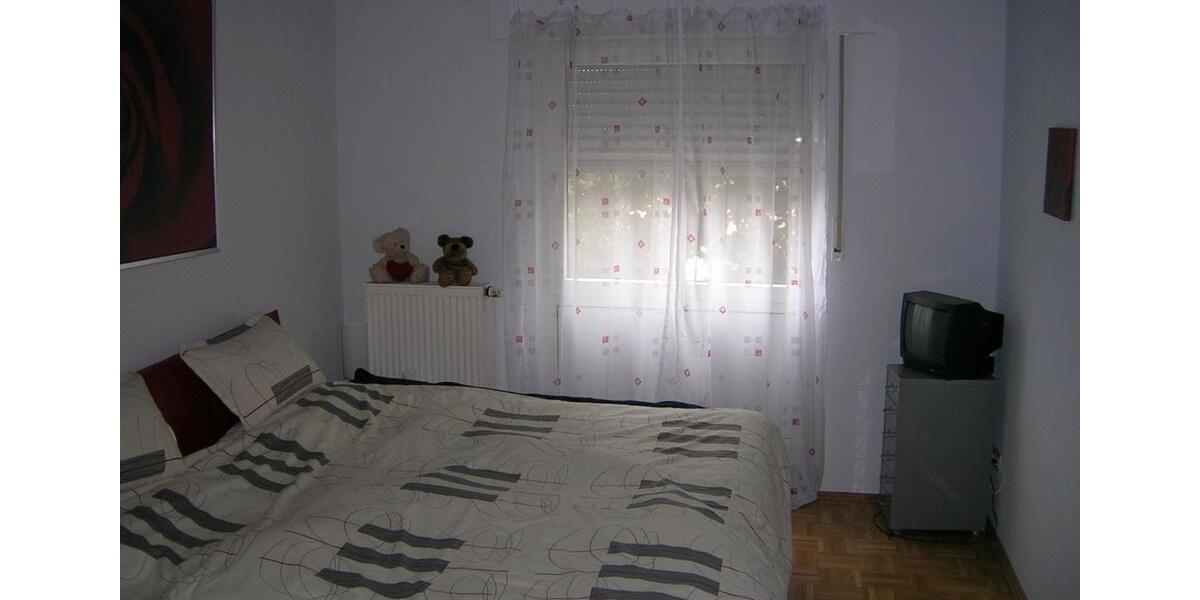 Etagenwohnung Brühl - 3 Zimmer, 100 m&sup2;, 930&euro; | Angebot:26044697