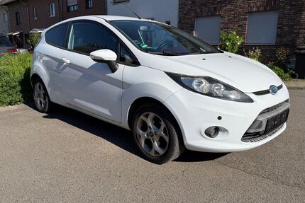 Ford Fiesta 153.000 km 2.600 &euro; Düren 52349