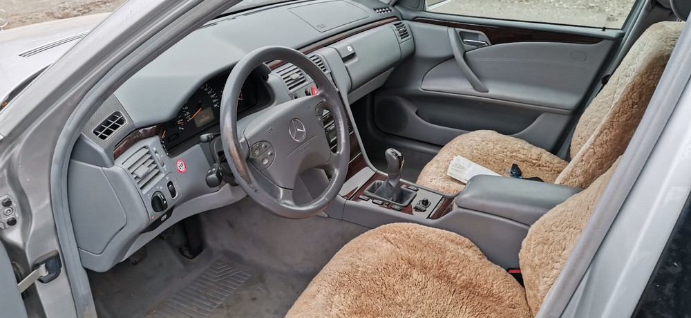 Mercedes-Benz E 200 109.000 km 2.500 &euro; Troisdorf 53840