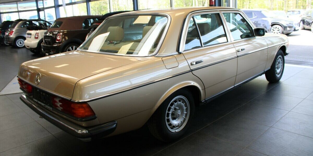 Mercedes-Benz 230 E - AUT. - SCHIEBDACH - ROSTFREI - 121.827 km 12.980 &euro; Euskirchen 53881