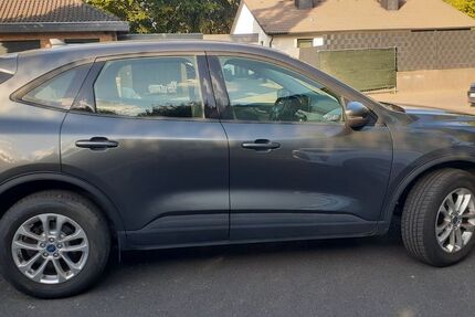 Ford Kuga 94.040 km 21.990 &euro; Köln 50765
