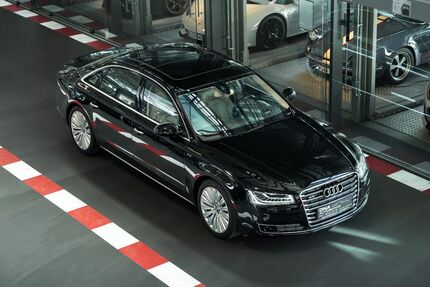 Audi A8 161.000 km 36.890 &euro; Köln 50829