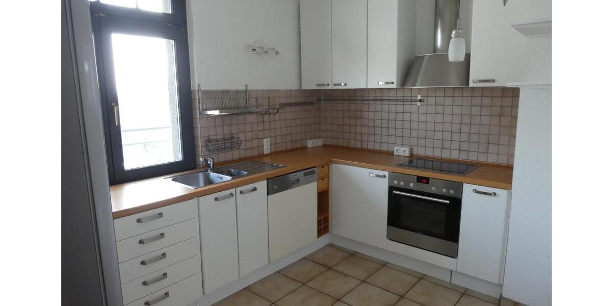 Dachgeschoßwohnung Bonn Poppelsdorf - 3.5 Zimmer, 77 m&sup2;, 850&euro; | Angebot:25991585