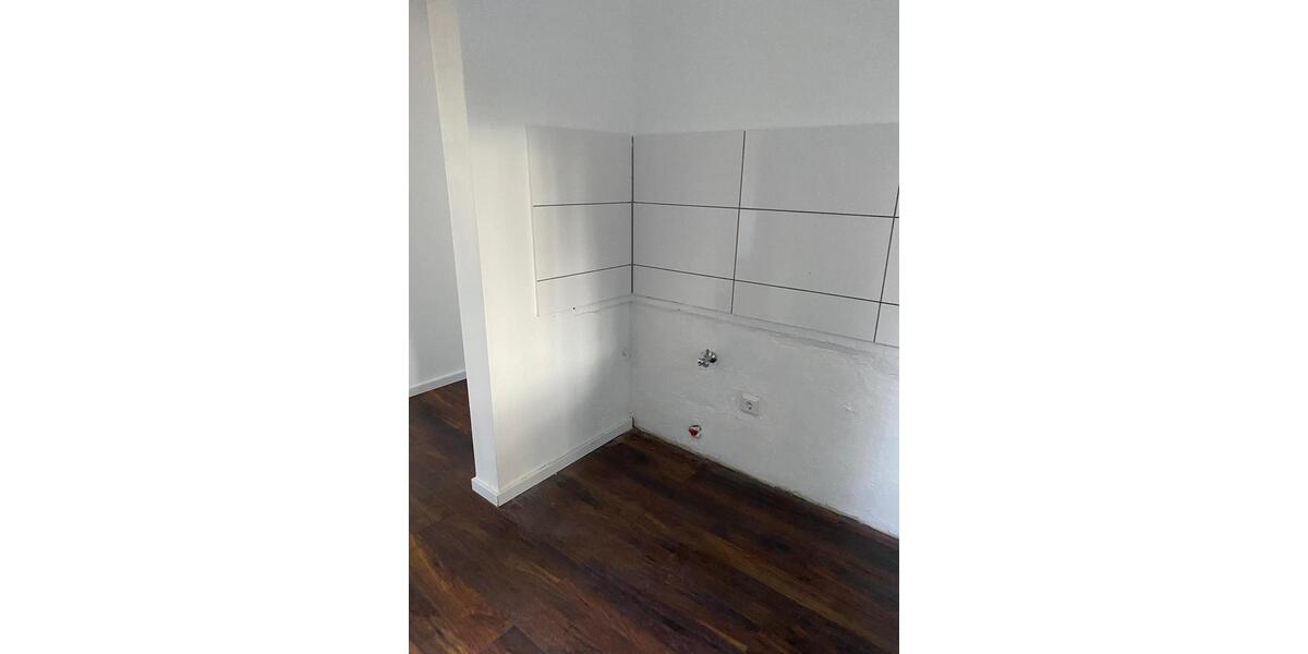 Etagenwohnung Köln Mülheim - 4 Zimmer, 120 m&sup2;, 1.300&euro; | Angebot:25630401