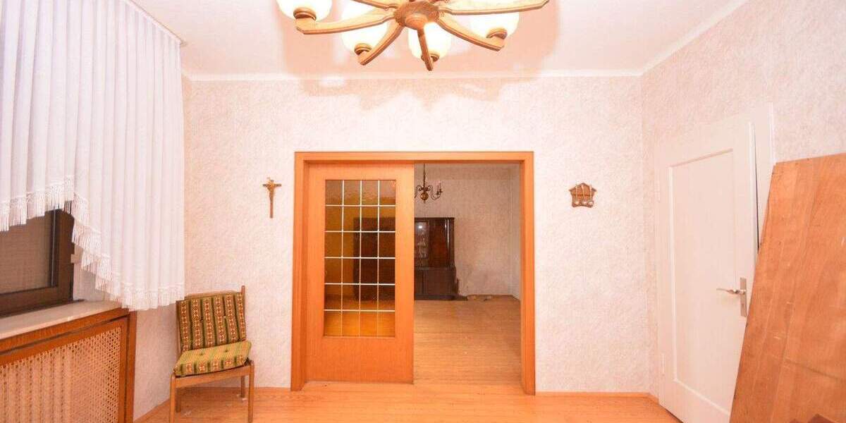 Einfamilienhaus Bornheim Merten - 9 Zimmer, 207 m&sup2;, 650.000&euro; | Angebot:25781301