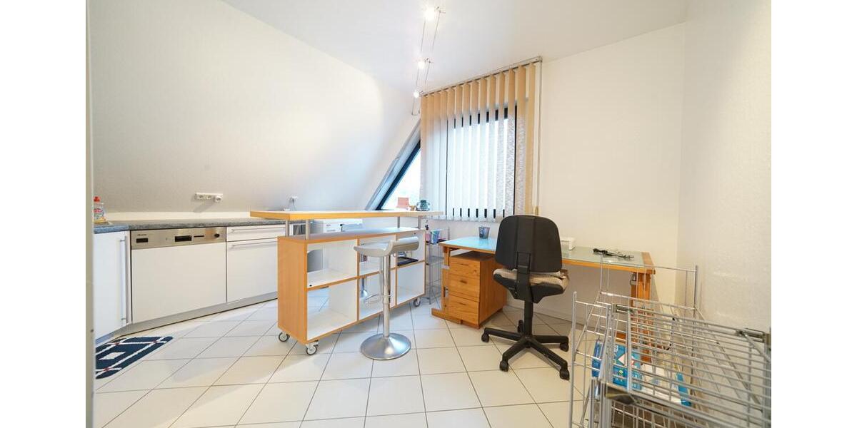 Etagenwohnung Köln Kalk - 2 Zimmer, 60 m&sup2;, 900&euro; | Angebot:25722797