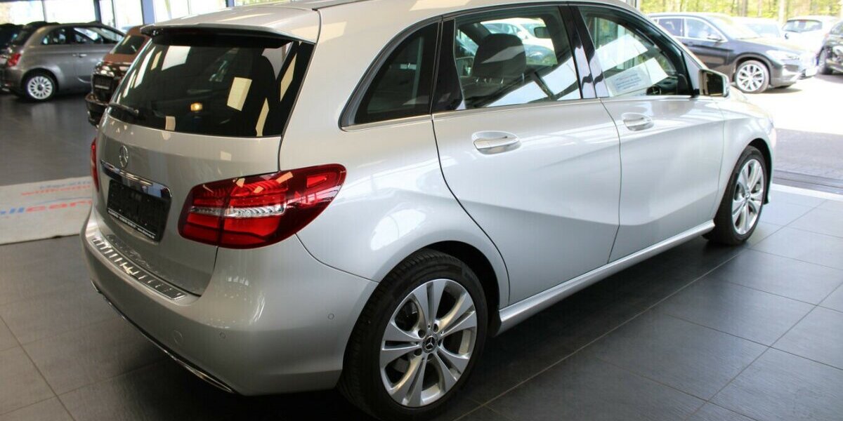 Mercedes-Benz B 180 7G-DCT Urban 49.631 km 17.480 &euro; Euskirchen 53881