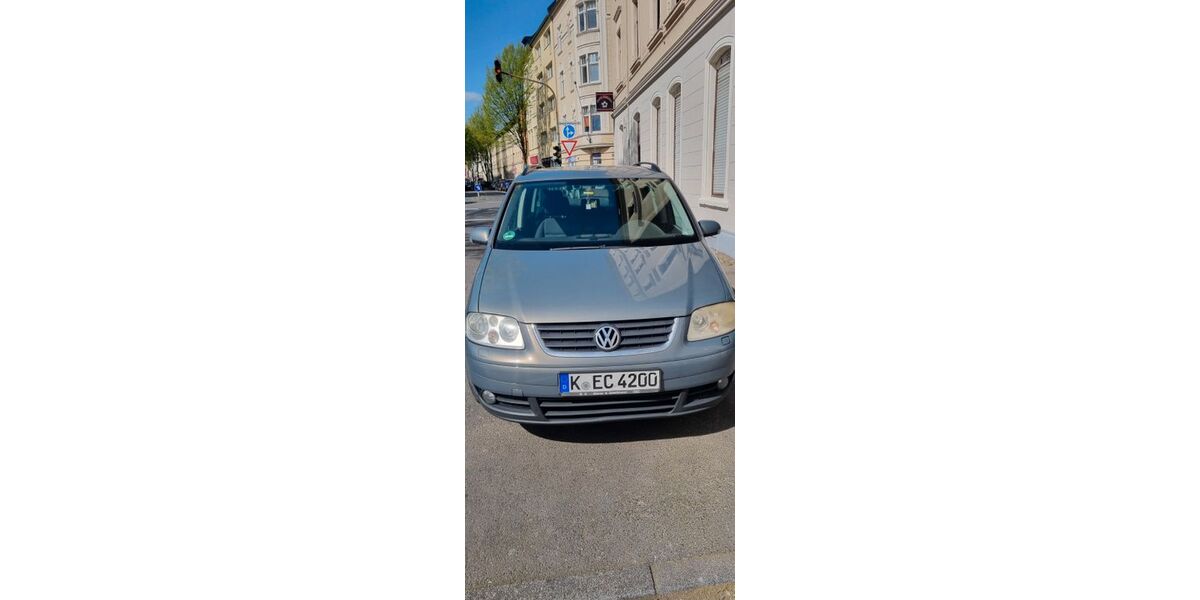 VW Touran 420.780 km 1.200 &euro; Köl 51061