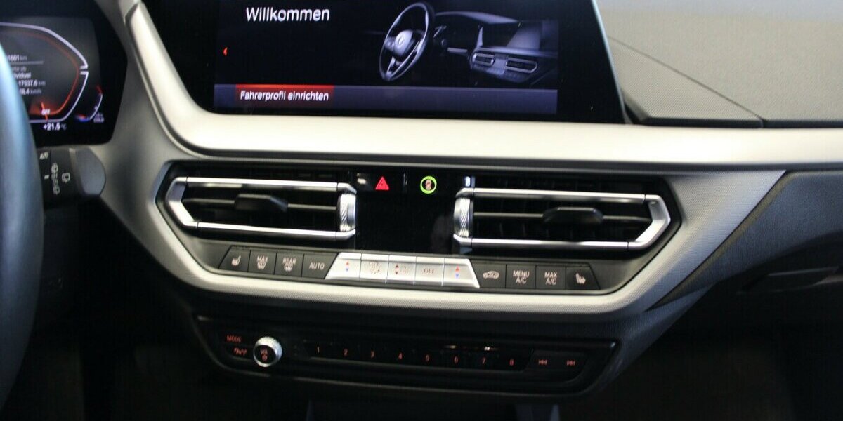 BMW 118 118i Aut. Avantgarde 61.600 km 18.480 &euro; Euskirchen 53881