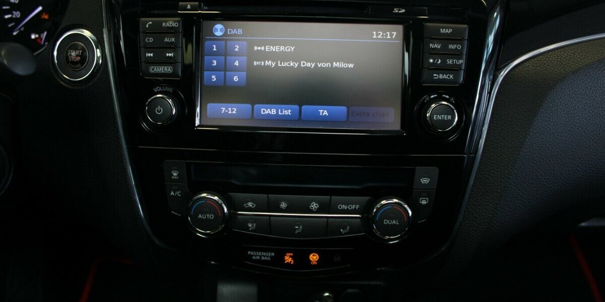 Nissan Qashqai 1.6 dCi Xtronic TEKNA - Pano - AHK - 108.138 km 14.980 &euro; Euskirchen 53881