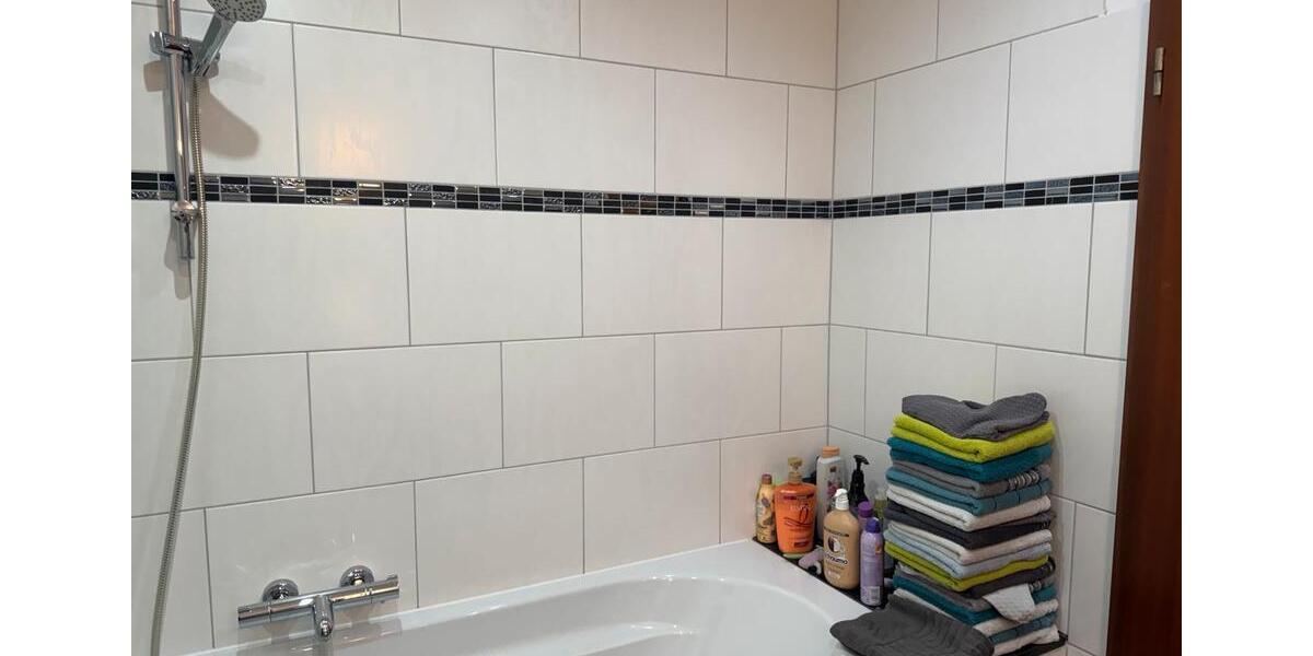 Etagenwohnung Köln Chorweiler - 3.5 Zimmer, 80 m&sup2;, 360.000&euro; | Angebot:26040242