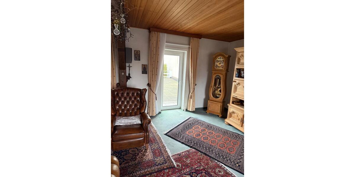 Etagenwohnung Bonn Gielgen - 2 Zimmer, 90 m&sup2;, 1.030&euro; | Angebot:25320152